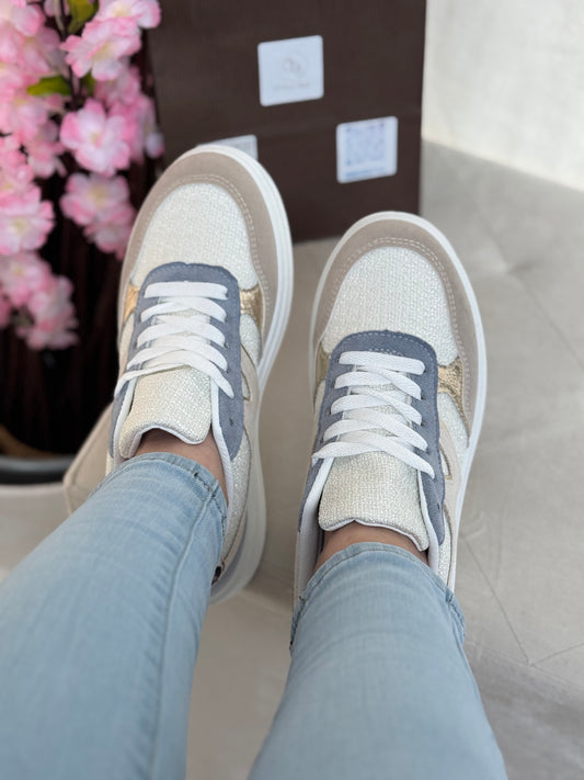 Baskets bleu à détails nacrés, beige et léopard