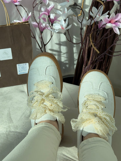 Sneakers écru dentelle & perles amovibles