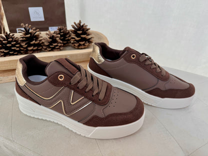 Baskets chocolat et doré