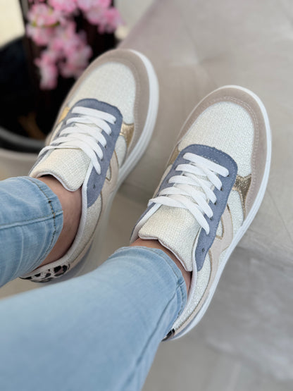 Baskets bleu à détails nacrés, beige et léopard