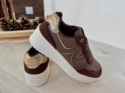 Baskets chocolat et doré
