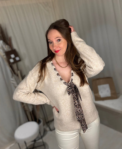 Pull avec foulard léopard